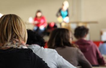 Candidats présentant une épreuve d'un concours de la fonction publique 